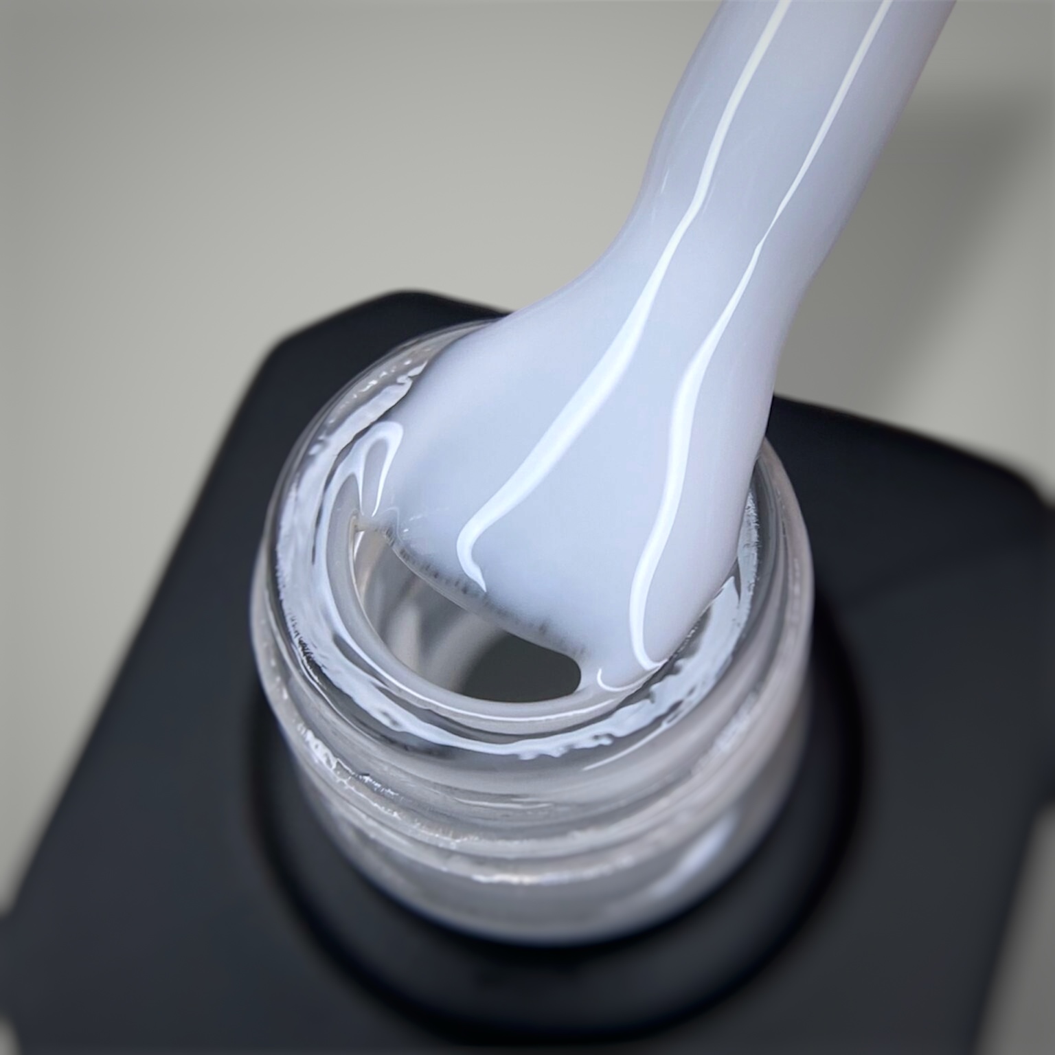 Камуфлююча каучукова база  Rubber Base Nika Zemlyanikina Milky, 15мл