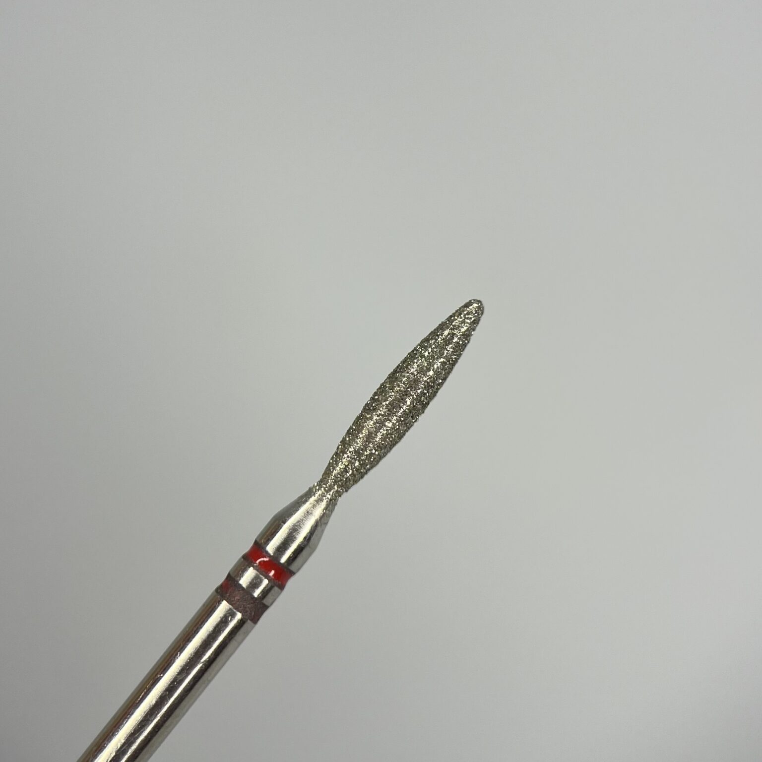 Фреза алмазна Nisima P863f023 тупе полум’я, червоний комірець 023