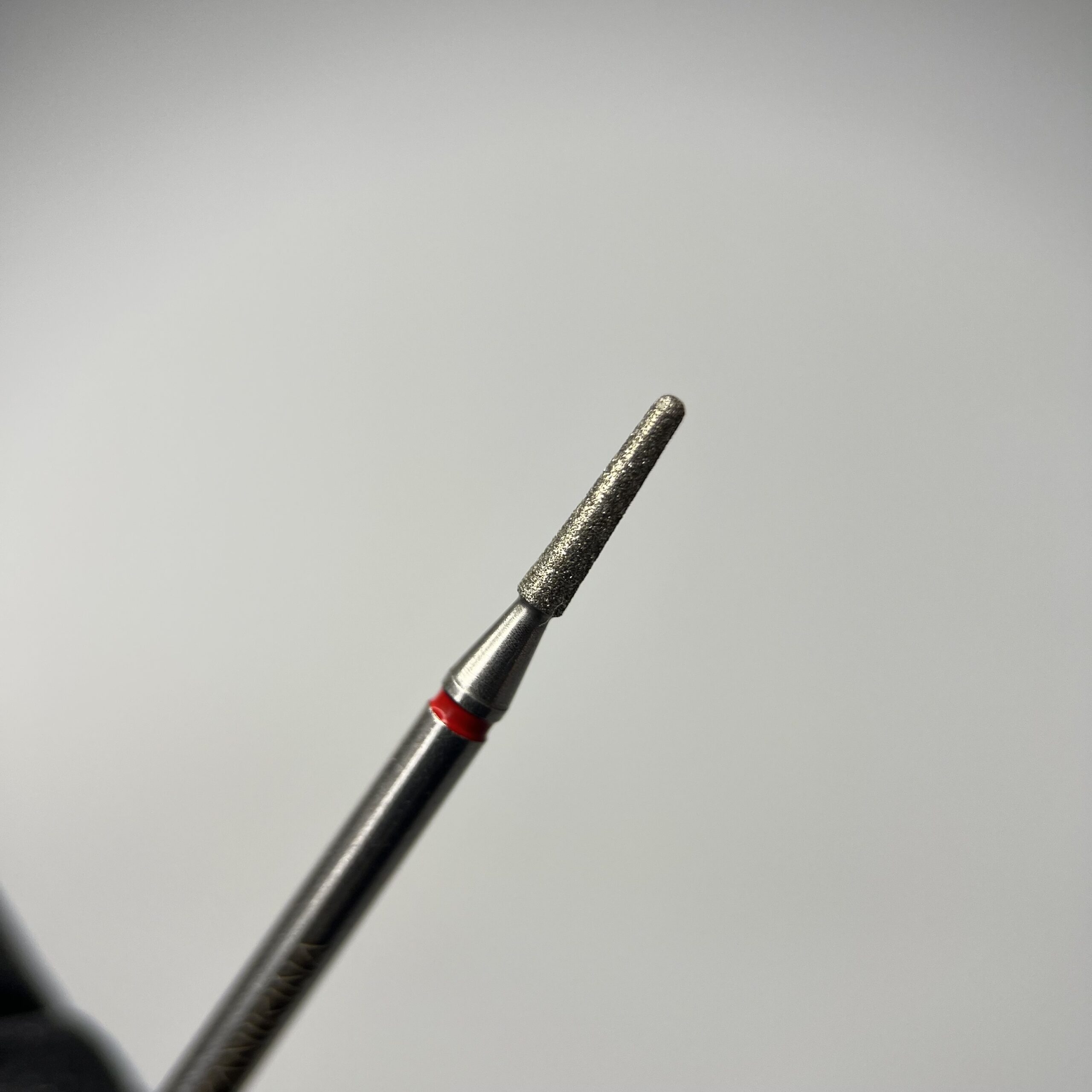 Фреза алмазна Nika DD2334 конус зі сферою на кінці, червоний комірець 021