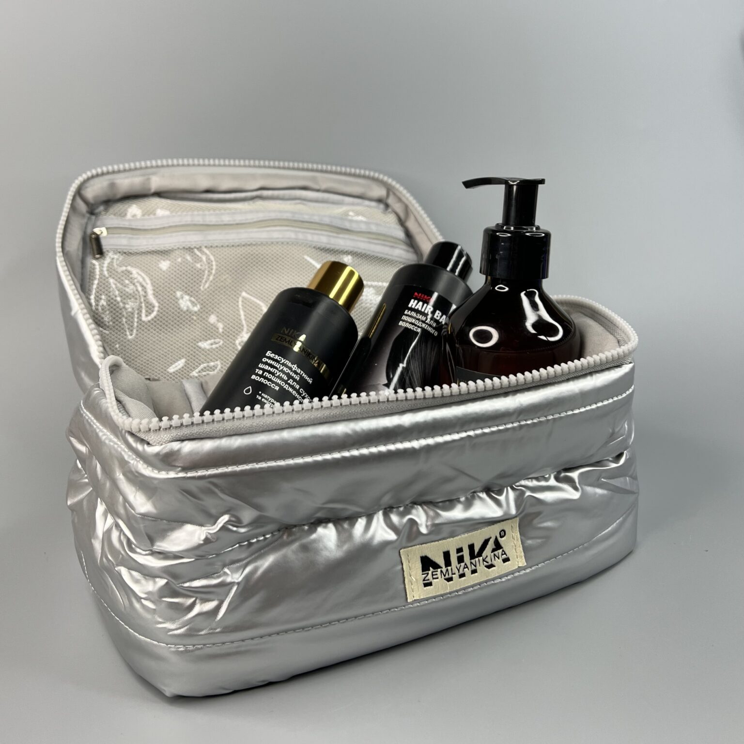 Косметичка срібна Nika Zemlyanikina