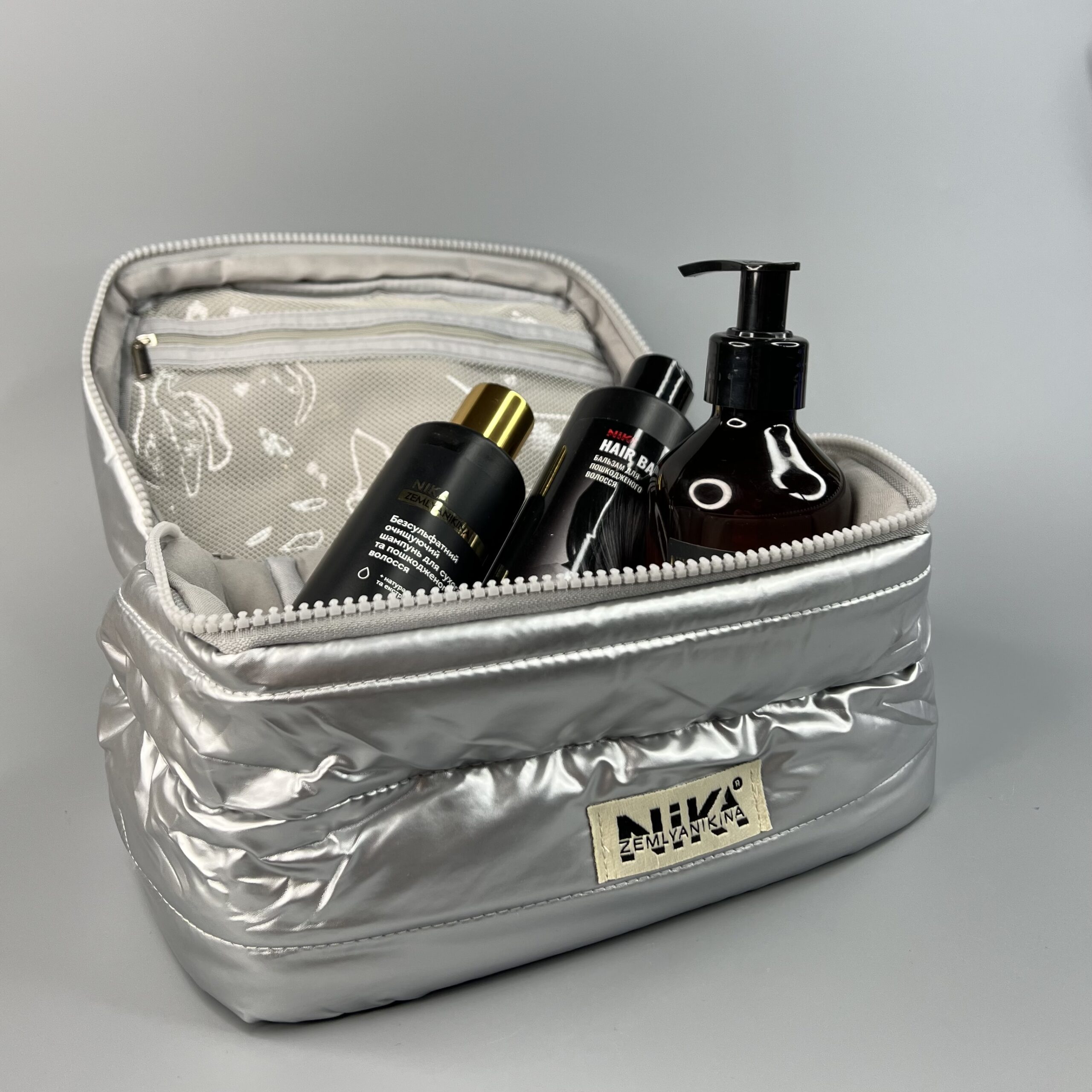 Косметичка срібна Nika Zemlyanikina