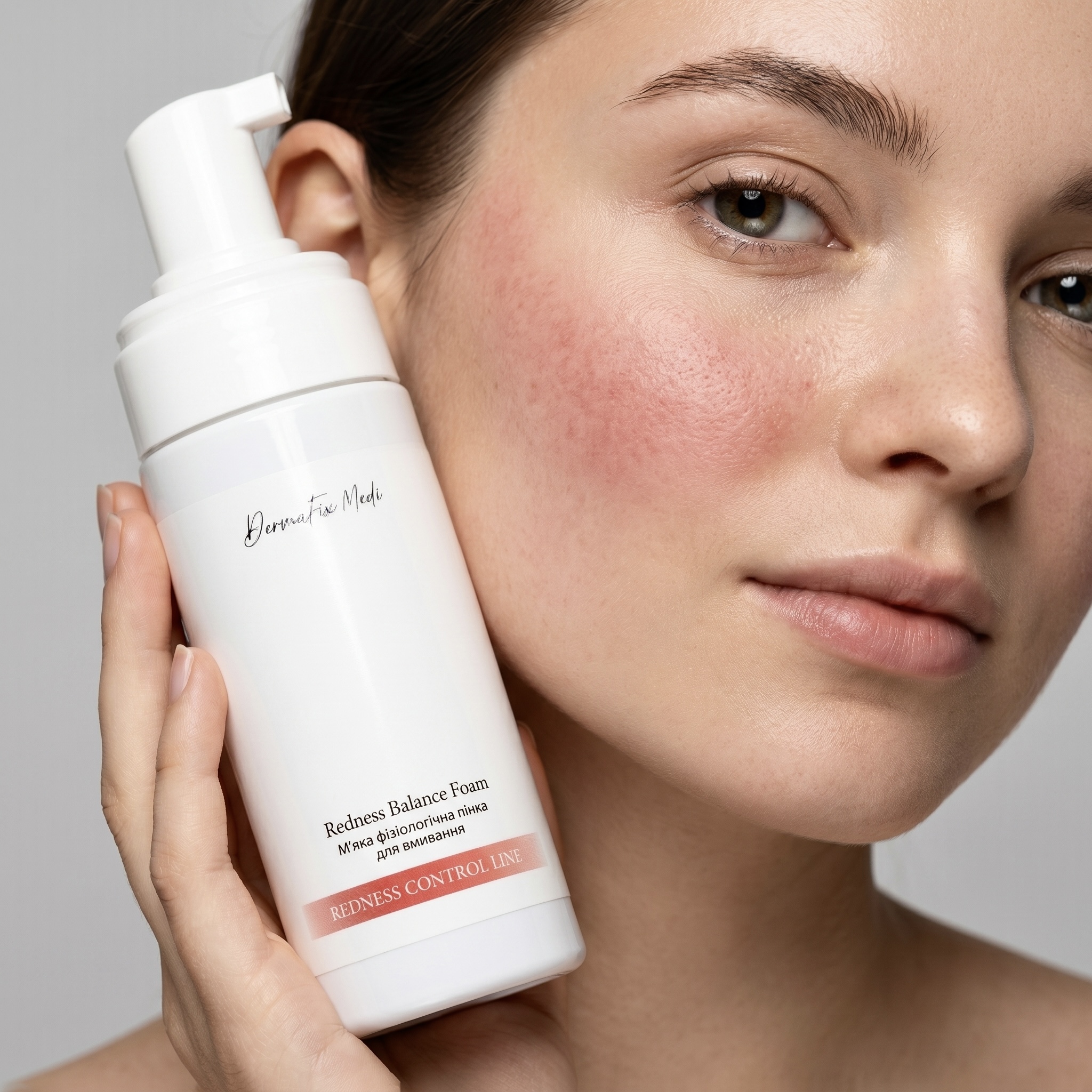 Пінка для обличчя для чутливої шкіри Redness Balance Foam DermaFix, 150 мл